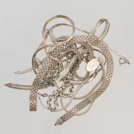 Diverse silversmycken, skador finns, s830/925 43,3g.