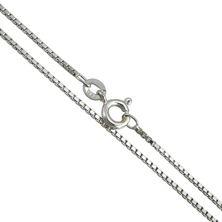 Halskedja Venezia i 18K vitguld, svensk kontrollstämpel, längd 38,5 cm, bredd 1 mm, fint skick Vikt: 3,8 g