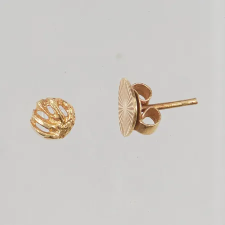 Örhängen udda, saknar ett låsstopp.18K 0,9g.