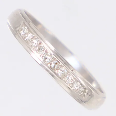 Ring med diamanter 10 x 0,01-0,02ct, 8/8-slipade, stl.18, bredd 3,5mm, Rosengren & Eriksson Guldsmedja, Stockholm år 1960, 18K Vikt: 2,5 g