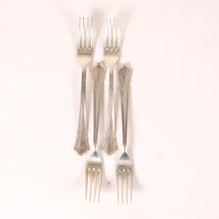 Fyra gafflar modell Chippendale längd 14,5cm, GAB, silver 830/1000 Vikt: 96,5 g