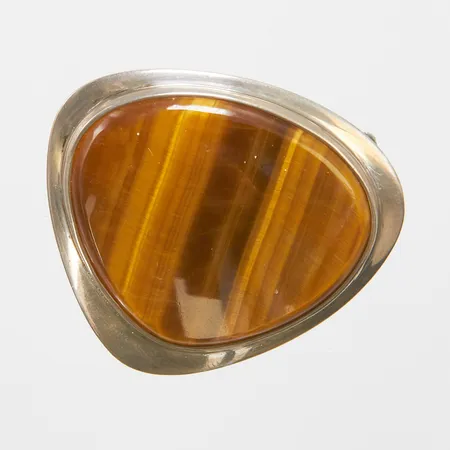 Brosch med tigeröga, längd ca 39mm, bredd ca 40mm, importstämpel, 835/1000 silver Vikt: 12,1g Vikt: 12,1 g