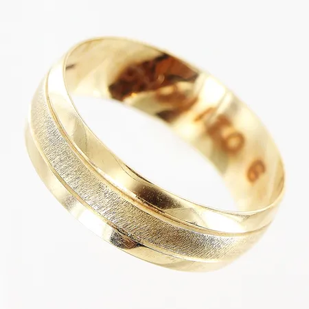 Slät ring stl:18½ bredd 6mm, gravyr, 10K Vikt: 1,7 g