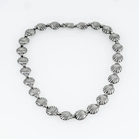 Collier snäckor 35,5cm bredd 11mm, stämplad Sterling Denmark H.S, S och svensk importstämpel, silver 925/1000 19,0g. 