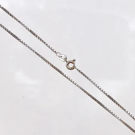 Kedja, längd 43cm, bredd 1,5mm, vitguld, 18K. Vikt: 5,1 g
