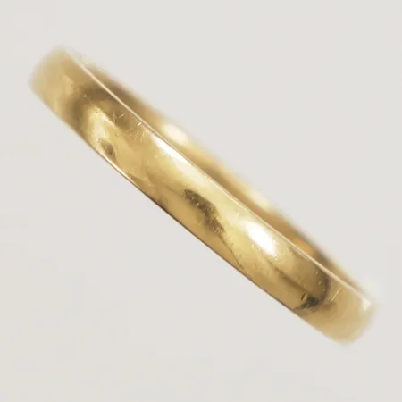 Ring slät stl: 21 bredd: ca 3mm BÖS, 18K Vikt: 3,4 g