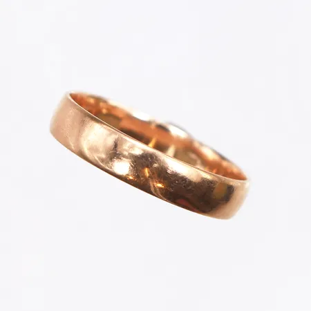 Ring slät, stl:16, bredd 3,4mm, gravyr, 14K. Vikt: 1,7 g