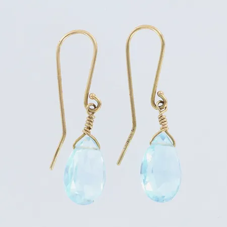 Örhängen med fasettslipade blå stenar, ca 32mm, Lancing guldsmed, med originalask, 18K Vikt: 2,8 g