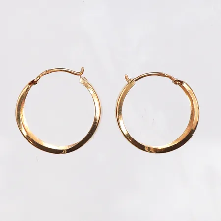 Örhängen släta, Ø16,2mm, bredd 7,5mm, 18K. Vikt: 2,1 g