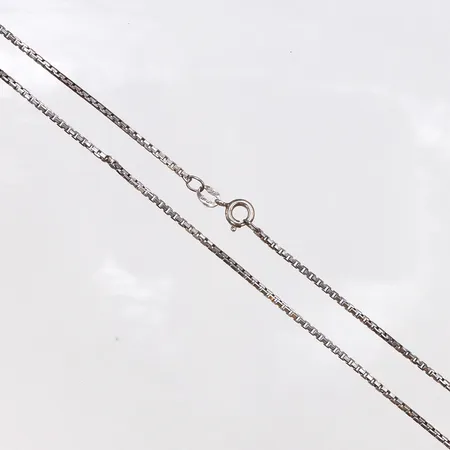 Kedja, längd 44cm, bredd 1,6mm, 925/1000 silver.  Vikt: 5,2 g