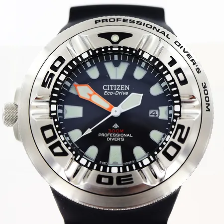 Herrur Citizen Eco-Drive 300m Professional Diver´s, stål, quartz, Ø48mm, nr B873-S057892/GN-4-S, original gummilänk med törnlås, längd 28cm, i behov av batteribyte, inga tillbehör.