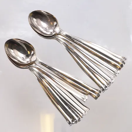 13 silverskedar, längd 12,5cm, 925/1000 silver. Vikt: 185,4 g