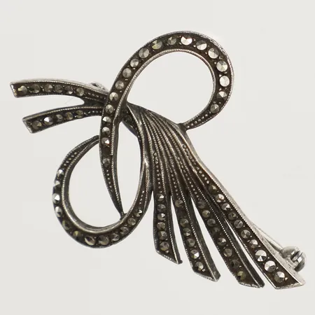 Brosch med markasiter 45x31mm 835/1000 silver Vikt: 6,1 g