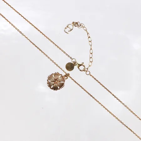 Kedja med hänge, längd ca 20cm, bredd 0,8mm, hängets Ø12,5mm, förgyllt silver, 925/1000 silver. Vikt: 3,1 g