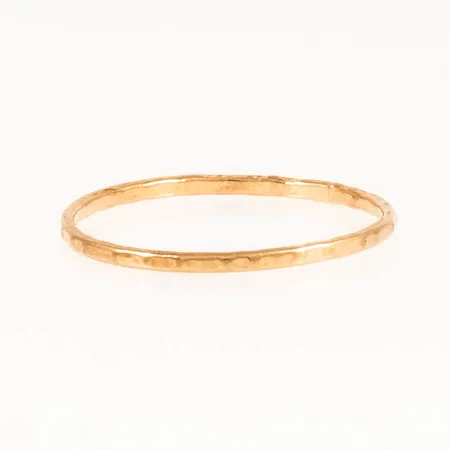 Tunn ring mönstrad stl:14¾ bredd 1mm, 18K 0,4g. 