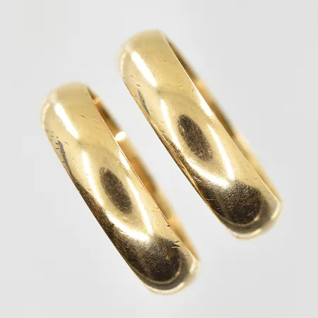 2 ringar stl:17½, bredd 5mm, gravyr, 18K. Vikt: 9,3 g