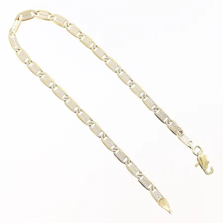 Armband längd 17,5cm bredd 3mm vit/gulguld defekt lås 14K.  Vikt: 3,2 g