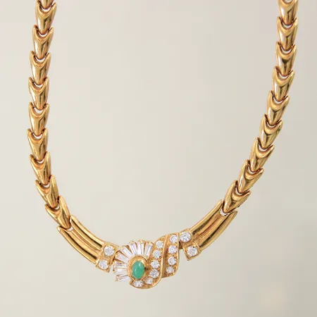 Collier halvstelt med vita stenar samt en grön sten längd 45cm bredd 6-14mm 18K Vikt: 29,9 g