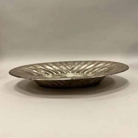 Fat mått ca 32x23,5x5cm, blomsterdekor, Formusa argentiri, Palermo, 800/1000 silver Vikt: 300,6 g
