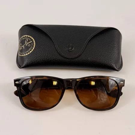 Solglasögon Rayban, RB2132, Dark Tortoise, bruntonade glas, repor, bruksslitage, putsduk, etui.