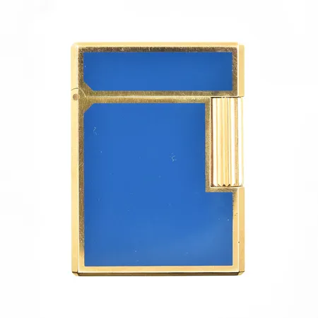 Tändare S.T. Dupont, Laque de Chine, Ligne 1, serienr J4HH29, blå kinalack med förgyllda detaljer, ej funktionstestad, made in france, garantikort 29/11-71, manual, etui, inga övriga tillbehör.