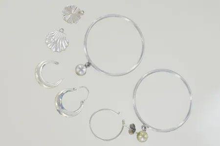 Smycken även defekt, silver Vikt: 8,6 g