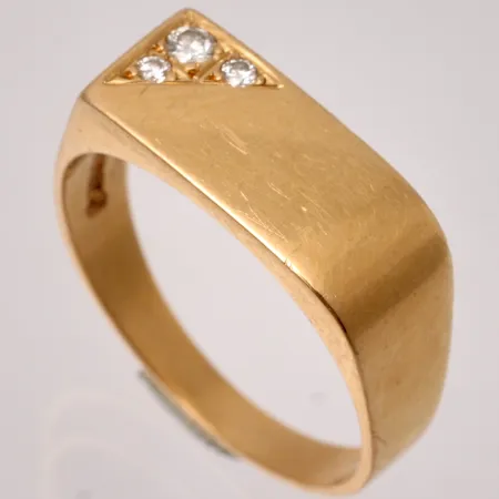 Klackring stl:20 bredd 2,7-7,6mm, 3st diamanter, 0,09ct enligt gravyr, Ceson, 18K guld, 5,95g.