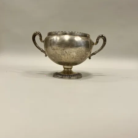 Bägare med hänklar, höjd ca 10cm, Formusa argentiri, Palermo, 800/1000 silver Vikt: 230,2 g