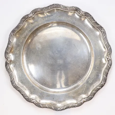 Fat mönstrat Ø23cm gravyr daterad 1912 K. Anderson silver 830/1000 Vikt: 266,2 g