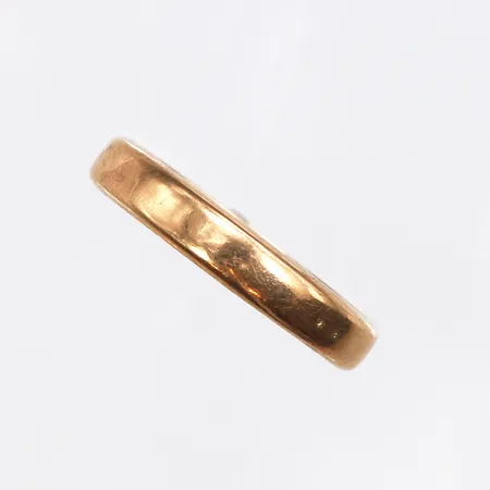 Ring slät, stl:18, gravyr, 18K. Vikt: 4,1 g