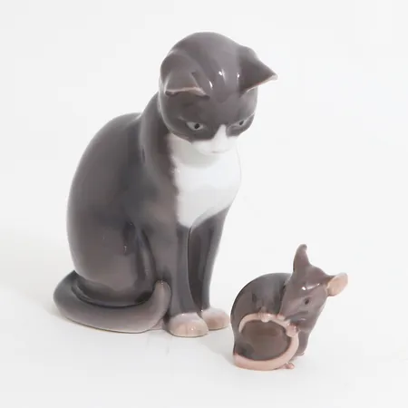 Två figuriner Bing & Gröndahl katt och mus höjd: ca 13cm samt ca 5cm, nr: 1876 samt nr: 180, Danmark Skickas med postpaket.