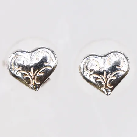 Örhängen, hjärtan med mönster, bredd 8,3mm, längd 7,8mm, 925/1000 silver.  Vikt: 1,5 g