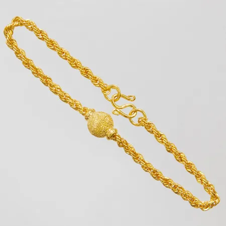 Armband längd: 15,5cm, bredd: 3-7mm, s-lås, 23K Vikt: 3,8 g