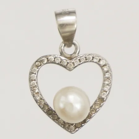 Hänge med pärla samt vita stenar längd 17mm, bredd 12,4mm Silver 925/1000 Vikt: 0,9 g