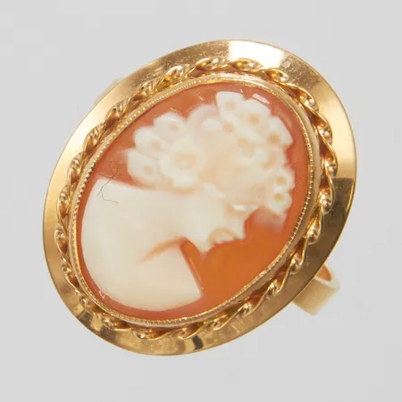 Ring med snäckskalscamé stl17, bredd 3-20mm, 18K, bruttovikt: 4,2g Vikt: 4,2 g