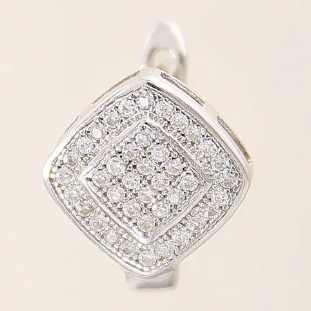 Udda örhänge med vita stenar 15x13mm silver 925/1000 Vikt: 2,5 g