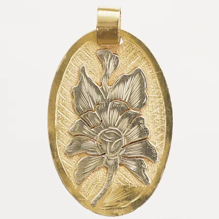 Hänge 45x26mm gravyr 18K Vikt: 6,9 g