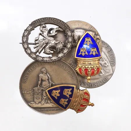 Diverse silver, medaljer, defekter/gravyrer, 830/1000 silver. Vikt: 66,4 g