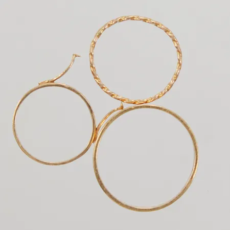 3 Ringar defekta, trasiga/skeva, gravyr, 18K Vikt: 6,4 g