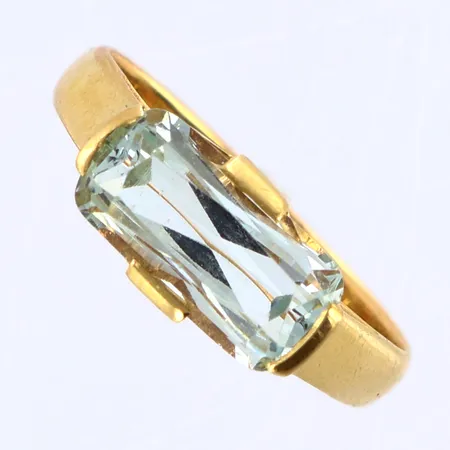 Ring med ljusblå sten stl:17, bredd 6mm, 18K Vikt: 3,7 g