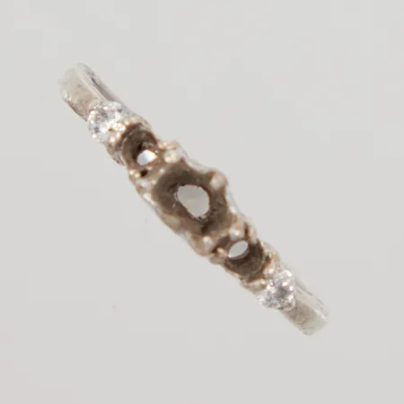 Ring defekt, stenar saknas, skev, Silver 925/1000 Vikt: 1,8 g