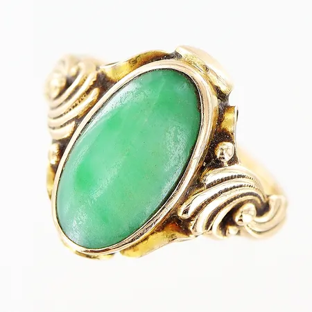Ring med grön sten stl:16, bredd 2-16mm, 14K Vikt: 3,5 g