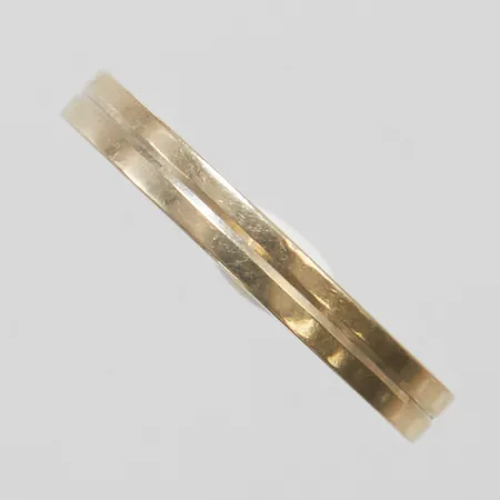 Ring gravyr behov av omrodiering defekt, 14K Vikt: 3,2 g