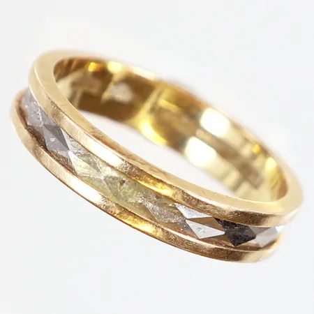 Ring tvåfärgad stl:18 gravyr 18K Vikt: 5 g