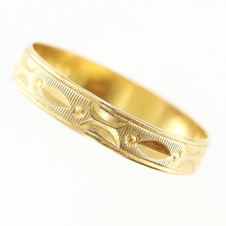 Ring mönster stl:21¾ bredd 4mm 21K.  Vikt: 2,5 g