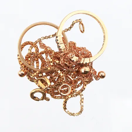 Diverse guld, defekter/gravyrer, 18k. Vikt: 11,4 g