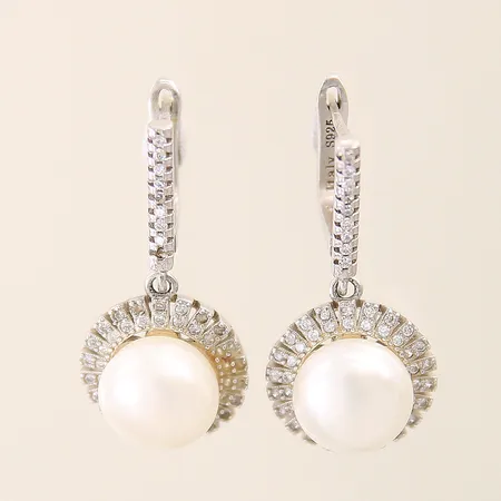 Örhängen med odlade pärlor samt vita stenar 28x14mm, defekta stenar silver 925/1000 Vikt: 8,2 g