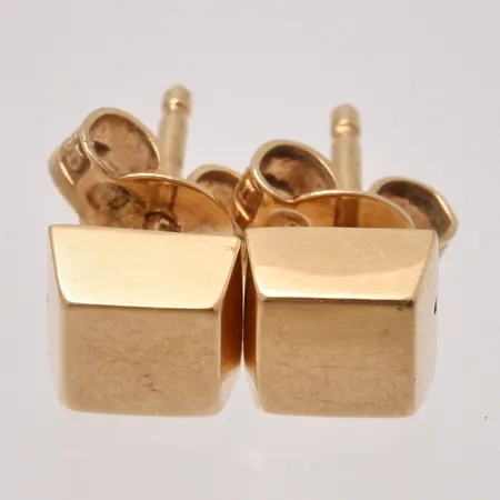 Örhängen längd ca 11mm, bredd ca 6mm, 18K, 1,12g. 