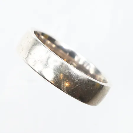 Ring slät, stl:20, bredd 6mm, 925/1000 silver. Vikt: 7,2 g