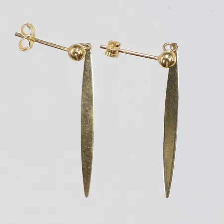 Ett par Örhängen hängande modell 2x32mm 18K Vikt: 1 g